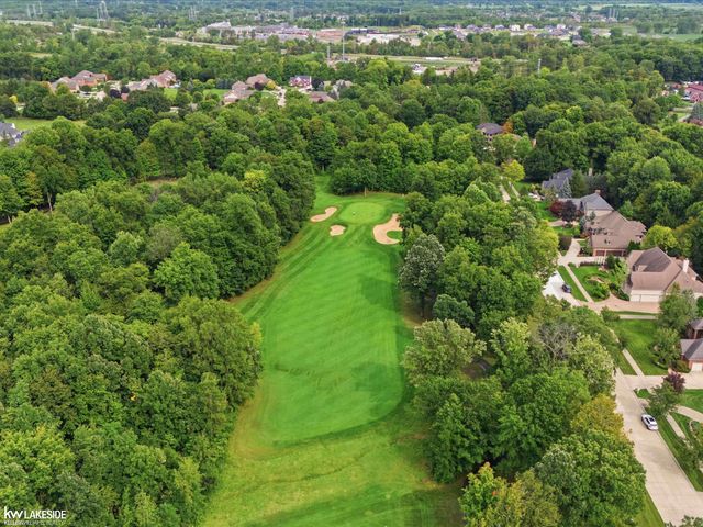 8804 Tournament Drive, Washington Twp, MI 48094
