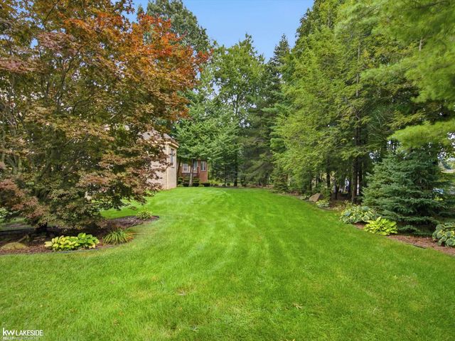 8804 Tournament Drive, Washington Twp, MI 48094