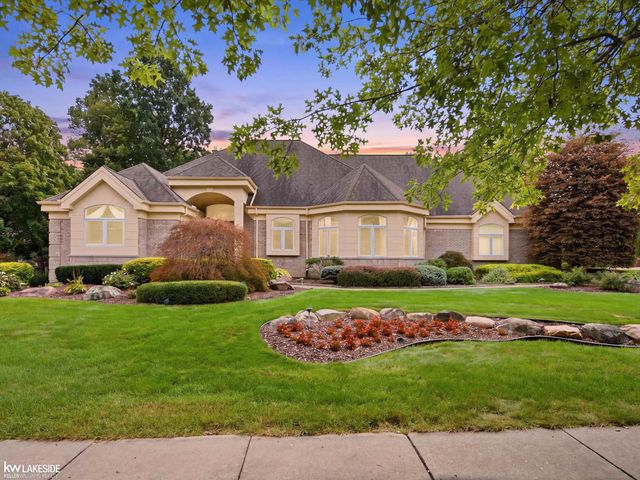 8804 Tournament Drive, Washington Twp, MI 48094