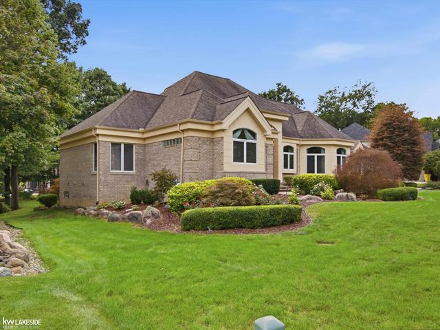 8804 Tournament Drive, Washington Twp, MI 48094