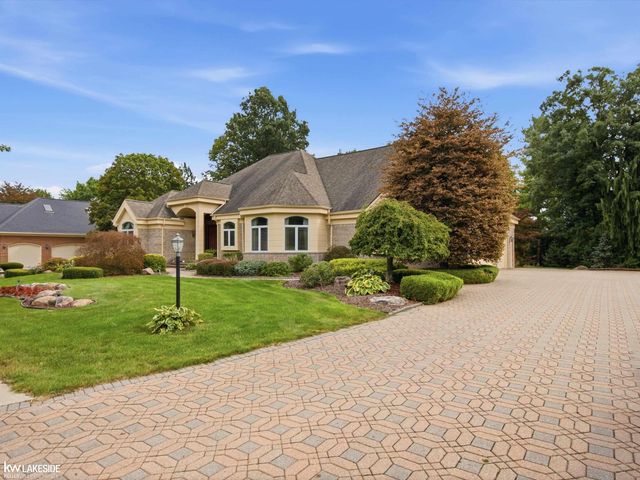 8804 Tournament Drive, Washington Twp, MI 48094