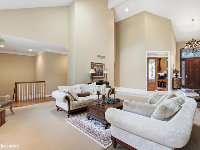 8804 Tournament Drive, Washington Twp, MI 48094
