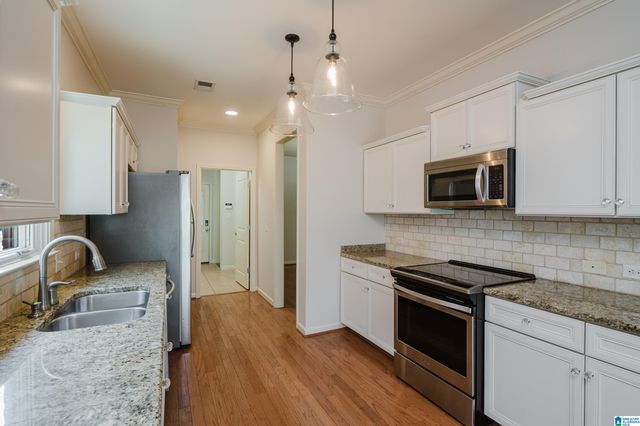 5212 CREEKSIDE LOOP, Hoover, AL 35244