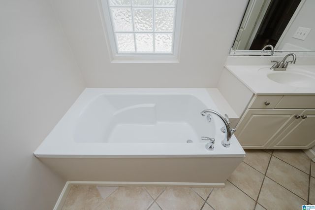 5212 CREEKSIDE LOOP, Hoover, AL 35244