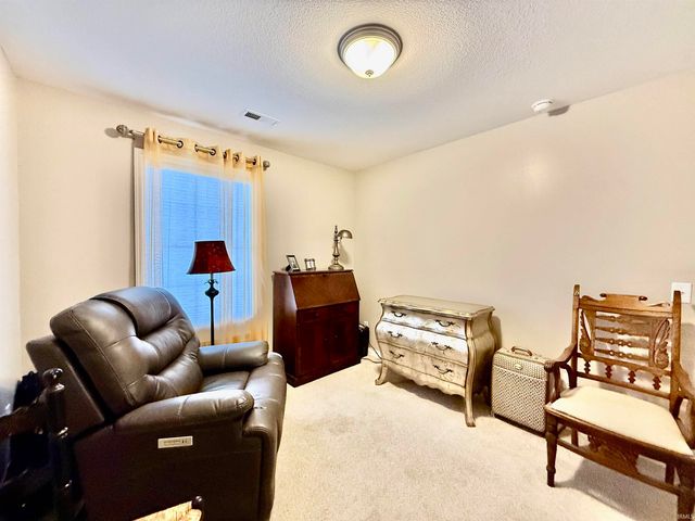 1919 Greyson Drive, Auburn, IN 46706