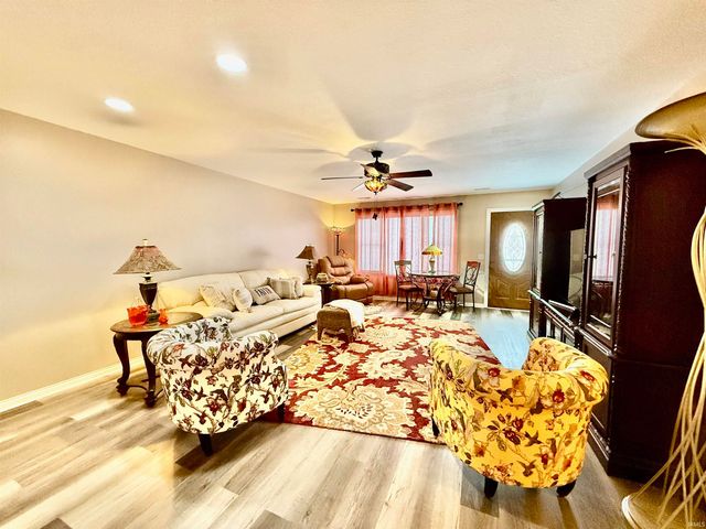 1919 Greyson Drive, Auburn, IN 46706