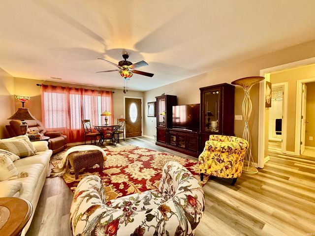 1919 Greyson Drive, Auburn, IN 46706