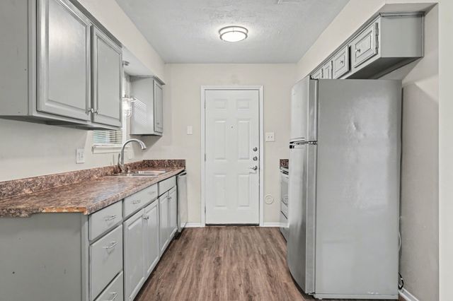 1321 N 7th Street, Conroe, TX 77301