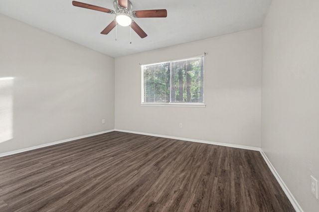 1321 N 7th Street, Conroe, TX 77301