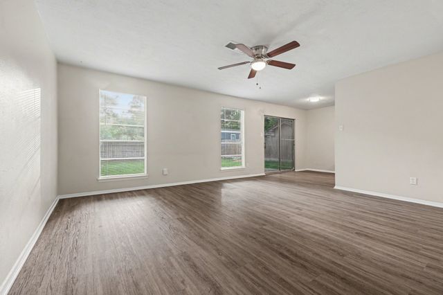 1321 N 7th Street, Conroe, TX 77301