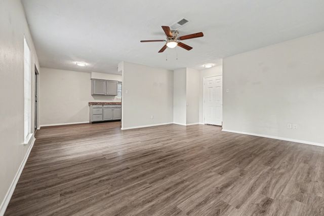 1321 N 7th Street, Conroe, TX 77301