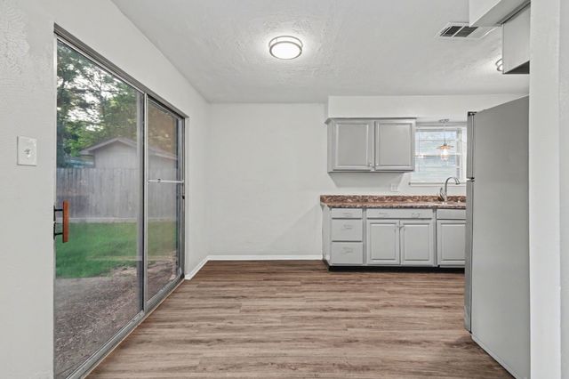 1321 N 7th Street, Conroe, TX 77301