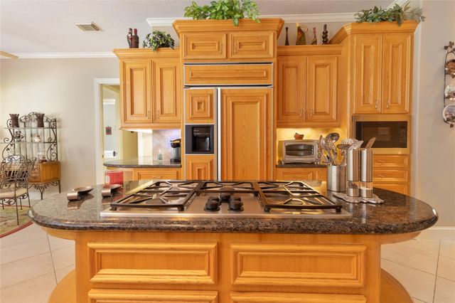 1614 Lake Wilderness Lane, Houston, TX 77345