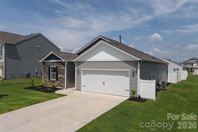 197 Wheatfield Road, Fletcher, NC 28732