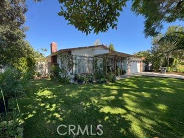 617 S Corwin Court, Santa Ana, CA 92704