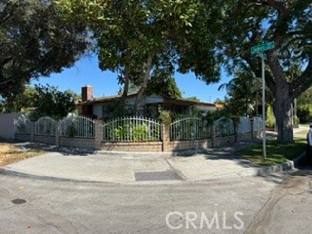 617 S Corwin Court, Santa Ana, CA 92704