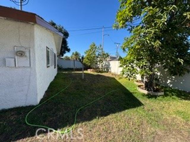 617 S Corwin Court, Santa Ana, CA 92704