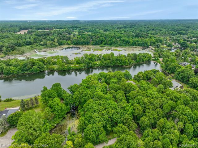 3120 Pond Road, Addison Township, MI 48367