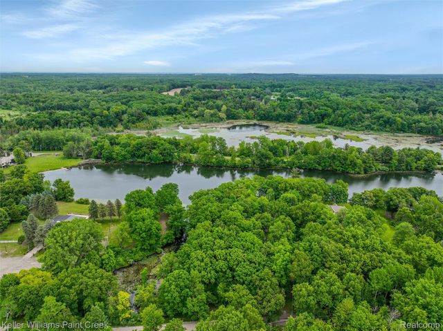 3120 Pond Road, Addison Township, MI 48367