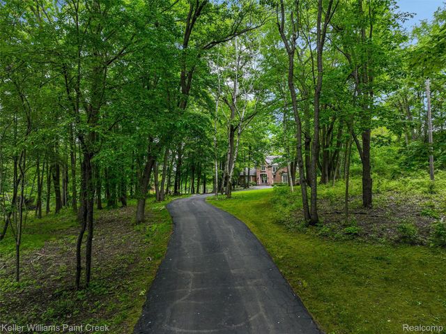 3120 Pond Road, Addison Township, MI 48367