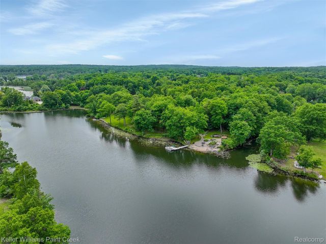 3120 Pond Road, Addison Township, MI 48367