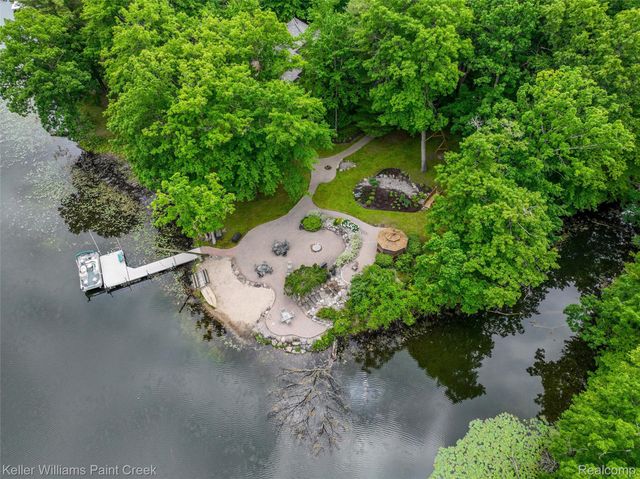 3120 Pond Road, Addison Township, MI 48367