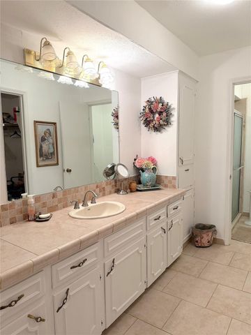851 Oakridge Drive, Cleveland, TX 77328