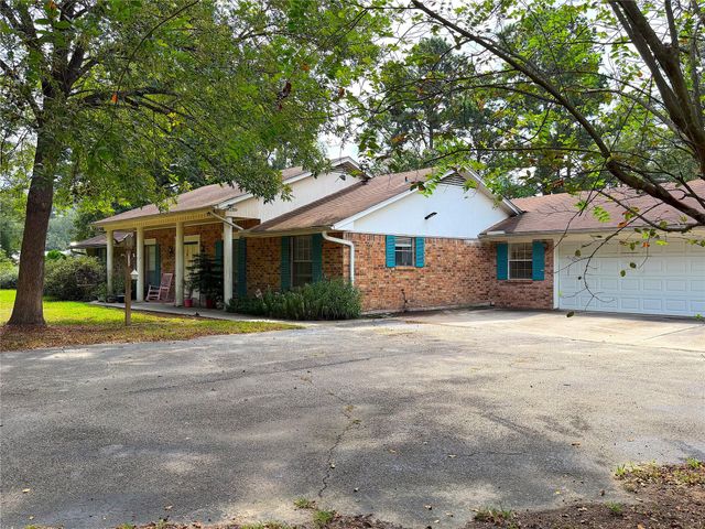 851 Oakridge Drive, Cleveland, TX 77328