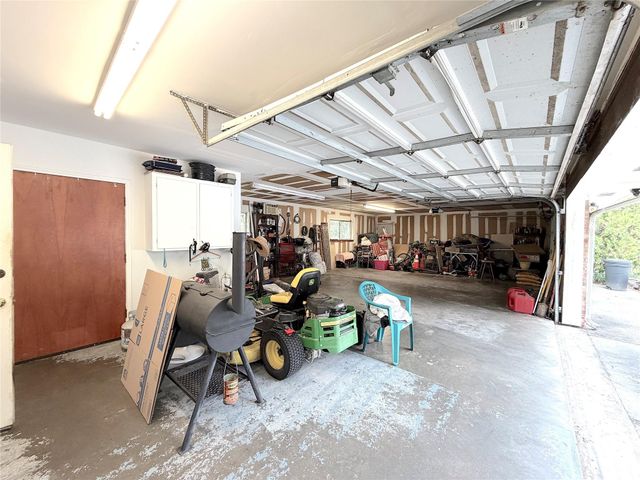 851 Oakridge Drive, Cleveland, TX 77328