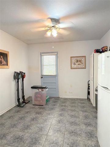 851 Oakridge Drive, Cleveland, TX 77328