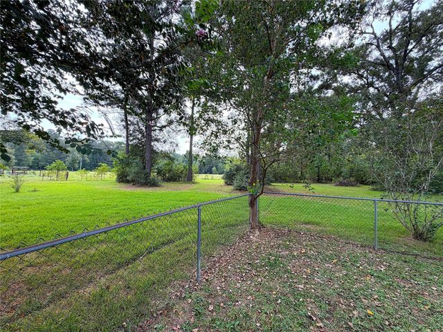 851 Oakridge Drive, Cleveland, TX 77328