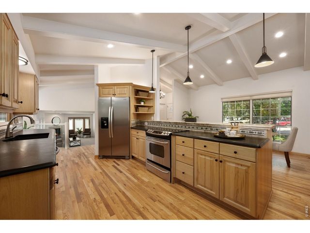 3242 Grovewood Dr, Fort Collins, CO 80525