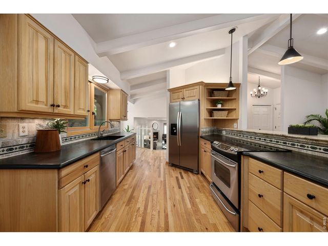 3242 Grovewood Dr, Fort Collins, CO 80525