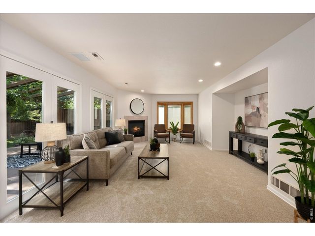 3242 Grovewood Dr, Fort Collins, CO 80525