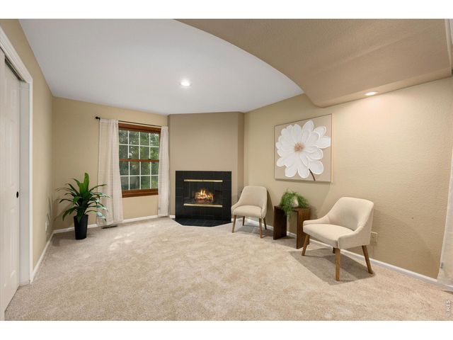 3242 Grovewood Dr, Fort Collins, CO 80525