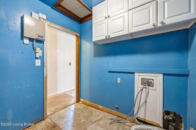 6310 Sheila Rd, Louisville, KY 40219