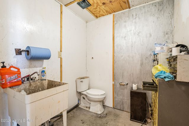 6310 Sheila Rd, Louisville, KY 40219