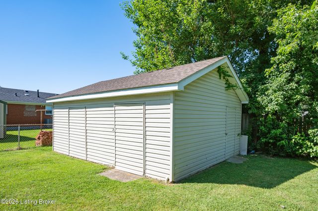6310 Sheila Rd, Louisville, KY 40219