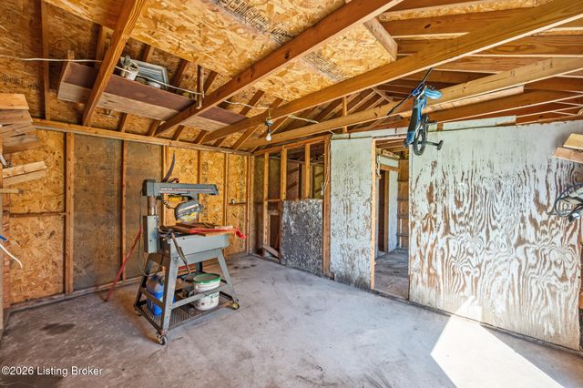 6310 Sheila Rd, Louisville, KY 40219