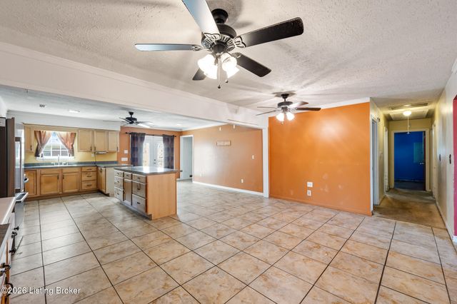 6310 Sheila Rd, Louisville, KY 40219