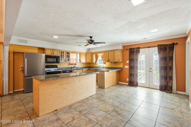 6310 Sheila Rd, Louisville, KY 40219