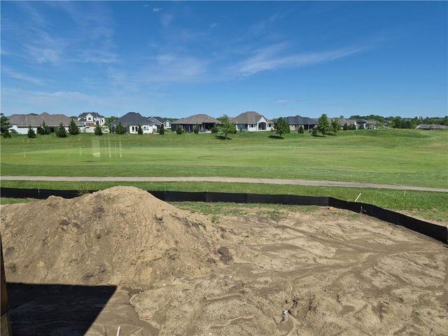 4429 Tee Box Drive, Basehor, KS 66007