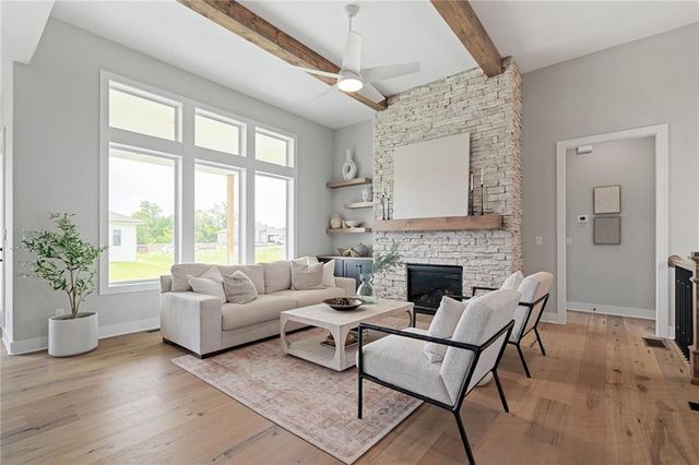 4429 Tee Box Drive, Basehor, KS 66007