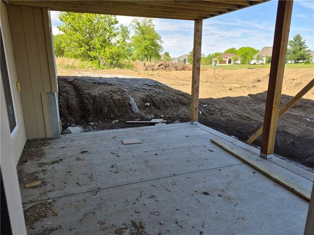 4429 Tee Box Drive, Basehor, KS 66007