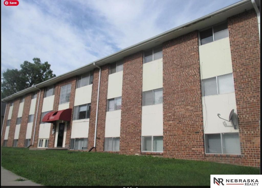2206 S 8 Street, Omaha, NE 68108