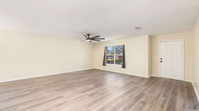 8255 Brisbane, Converse, TX 78109