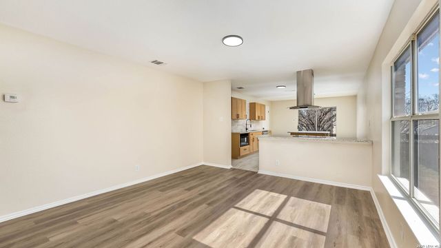 8255 Brisbane, Converse, TX 78109