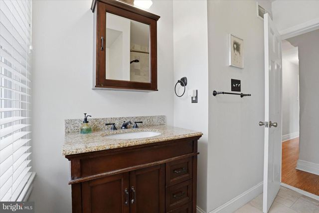 200 SABINE AVE, Narberth, PA 19072