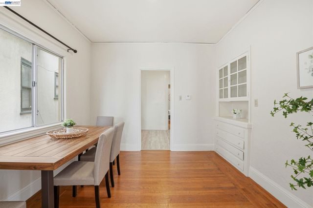 1424 Hampel St, Oakland, CA 94602