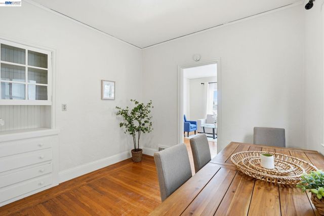 1424 Hampel St, Oakland, CA 94602